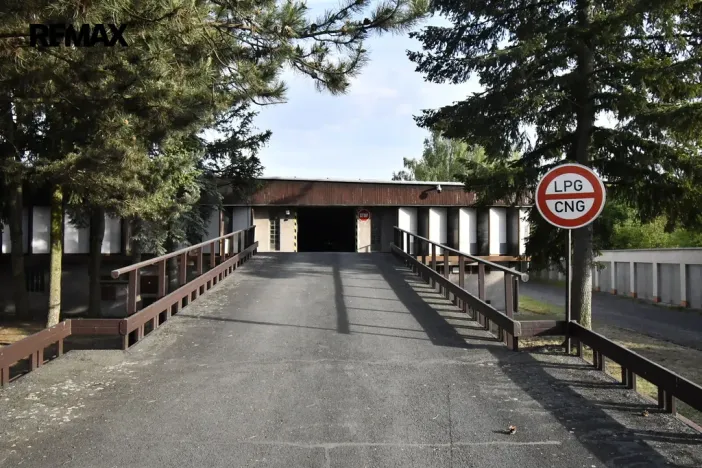 Prodej garážového stání, Hradec Králové - Nový Hradec Králové, Mrštíkova, 13 m2