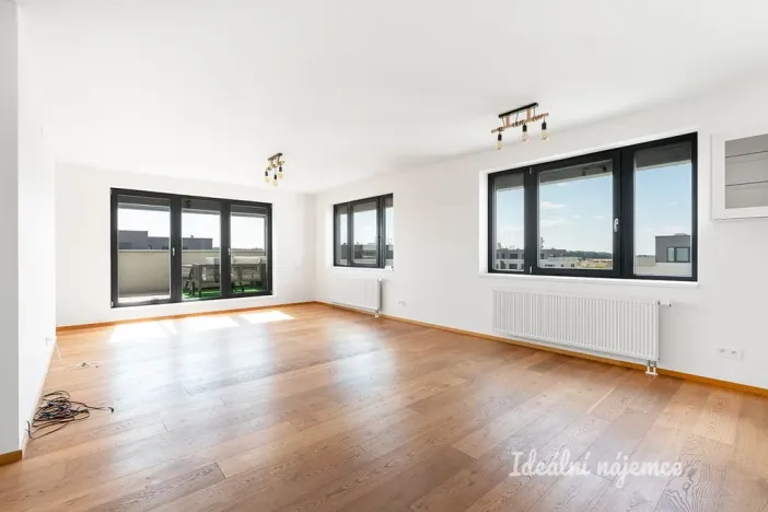 Pronájem bytu 4+kk, Horoměřice, Karla IV., 117 m2