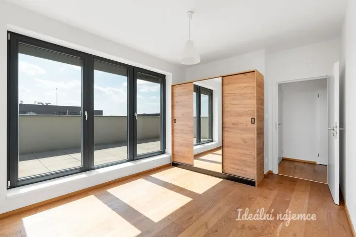 Pronájem bytu 4+kk, Horoměřice, Karla IV., 117 m2