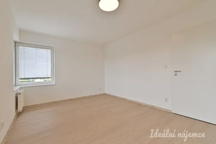 Pronájem bytu 2+kk, Brno - Slatina, Kobylnická, 34 m2