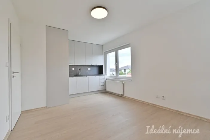 Pronájem bytu 2+kk, Brno - Slatina, Kobylnická, 34 m2