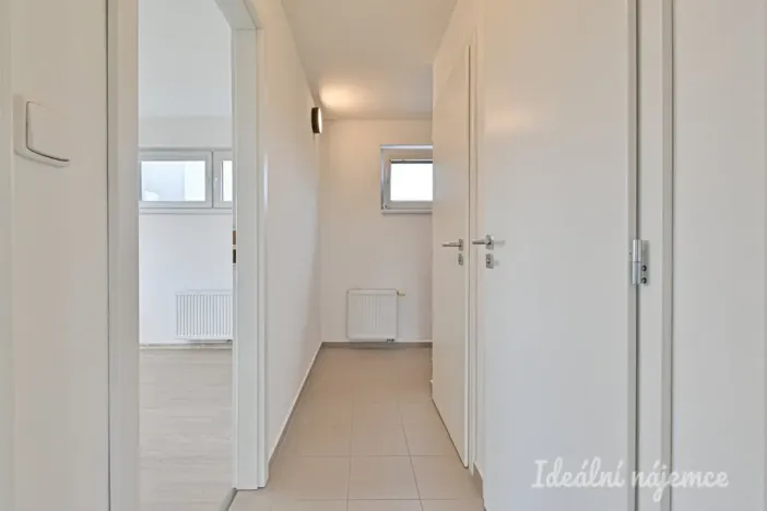 Pronájem bytu 2+kk, Brno - Slatina, Kobylnická, 34 m2