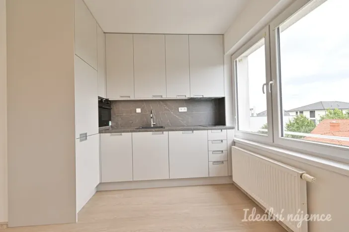 Pronájem bytu 2+kk, Brno - Slatina, Kobylnická, 34 m2