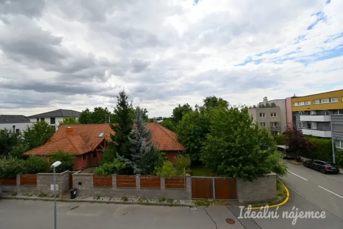 Pronájem bytu 2+kk, Brno - Slatina, Kobylnická, 34 m2