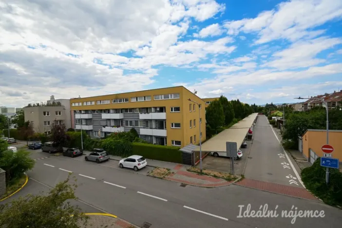 Pronájem bytu 2+kk, Brno - Slatina, Kobylnická, 34 m2