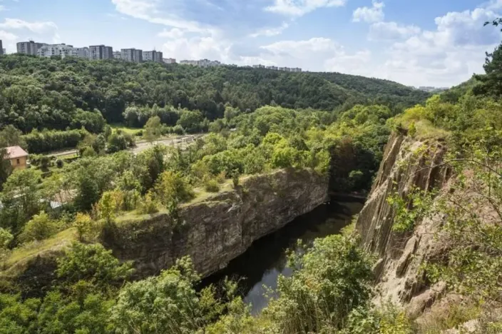 Prodej bytu 2+kk, Praha - Hlubočepy, Vítové, 52 m2