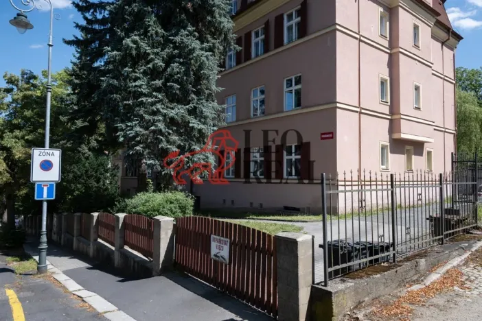 Prodej bytu 3+1, Karlovy Vary, Poděbradská, 101 m2