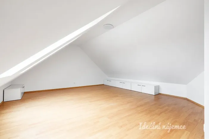 Pronájem bytu 3+kk, Jinočany, U potoka, 89 m2