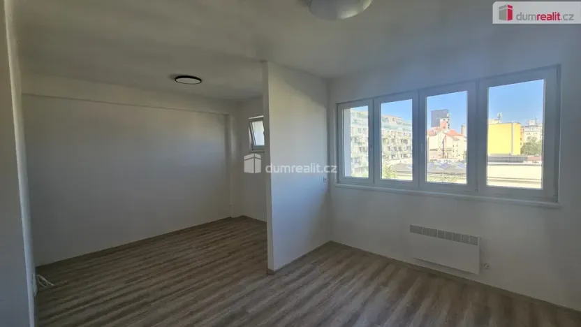 Pronájem bytu 2+kk, Praha - Holešovice, Osadní, 46 m2