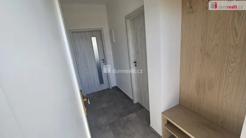 Pronájem bytu 2+kk, Praha - Holešovice, Osadní, 46 m2