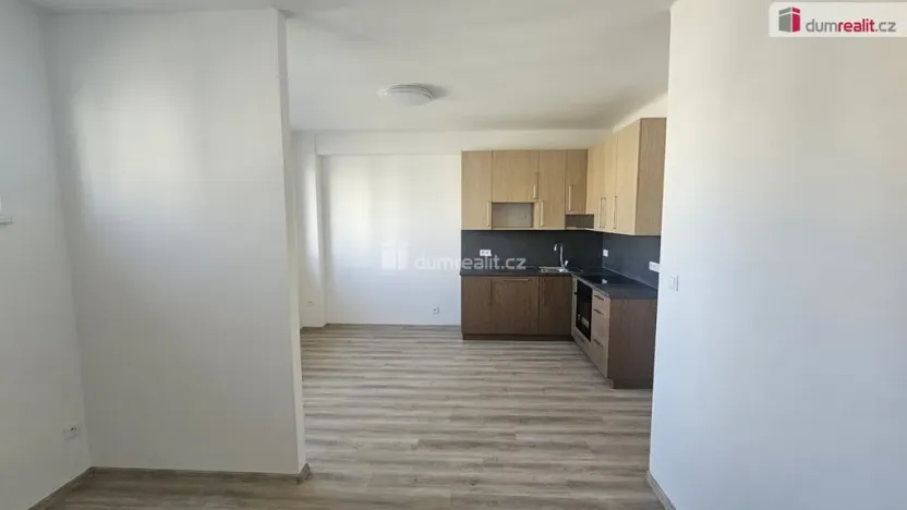 Pronájem bytu 2+kk, Praha - Holešovice, Osadní, 46 m2