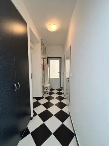 Pronájem bytu 2+1, Hradec Králové, třída SNP, 55 m2