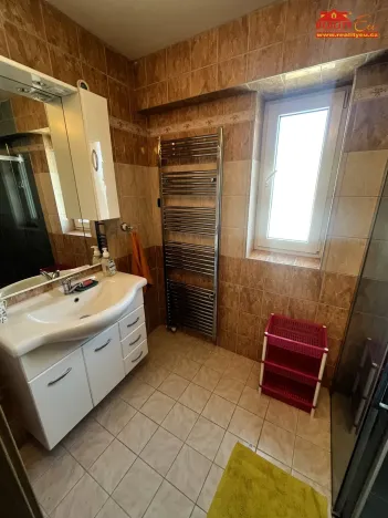 Prodej rodinného domu, Hronov - Zbečník, 160 m2