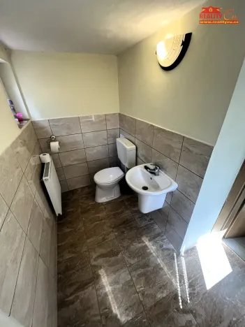 Prodej rodinného domu, Hronov - Zbečník, 160 m2