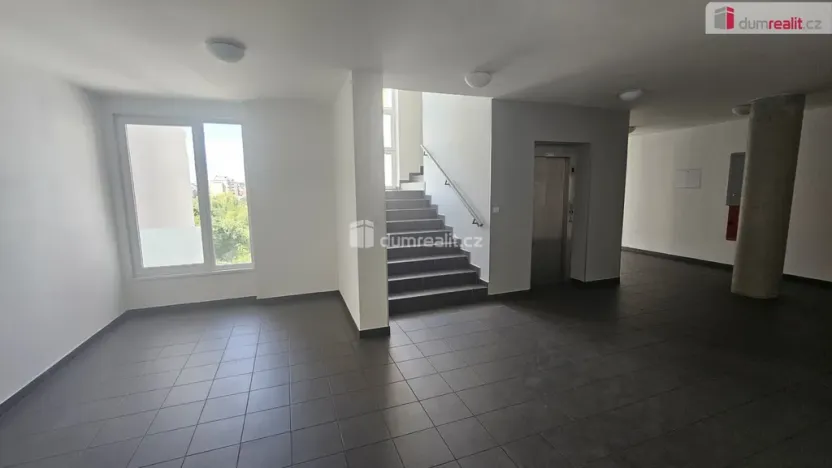 Pronájem bytu 2+kk, Praha - Strašnice, Nedvězská, 57 m2