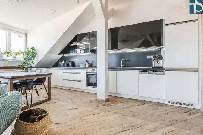 Prodej bytu 2+kk, Praha - Strašnice, Černokostelecká, 70 m2