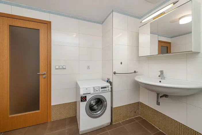 Pronájem bytu 1+kk, Praha - Vinohrady, Italská, 38 m2