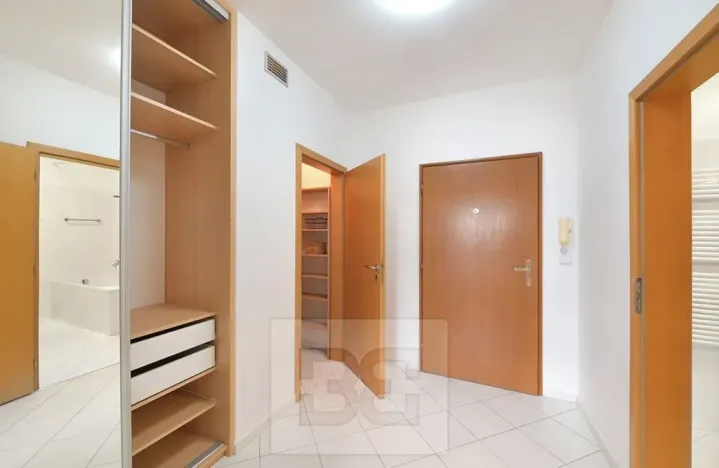 Pronájem bytu 4+kk, Praha - Vokovice, Irská, 153 m2