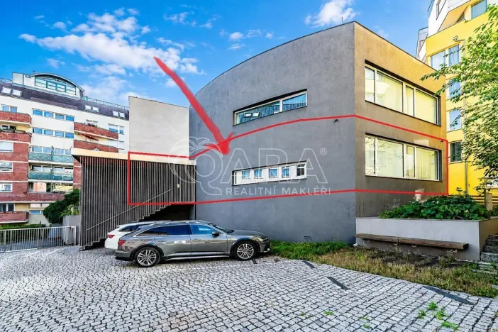 Pronájem obchodního prostoru, Praha - Žižkov, Jeseniova, 240 m2