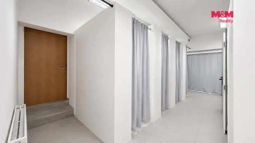 Pronájem obchodního prostoru, Louny, Pražská, 170 m2