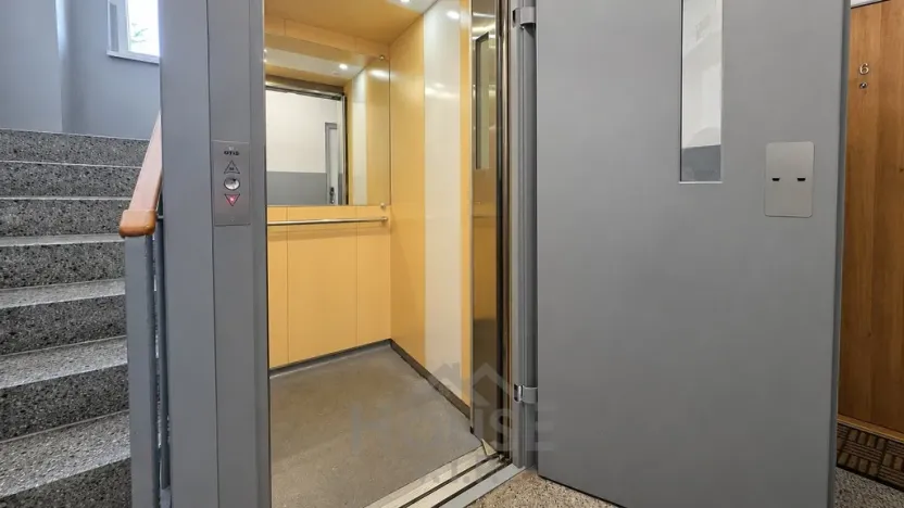 Prodej bytu 2+kk, Praha - Hostivař, Bělinského, 36 m2