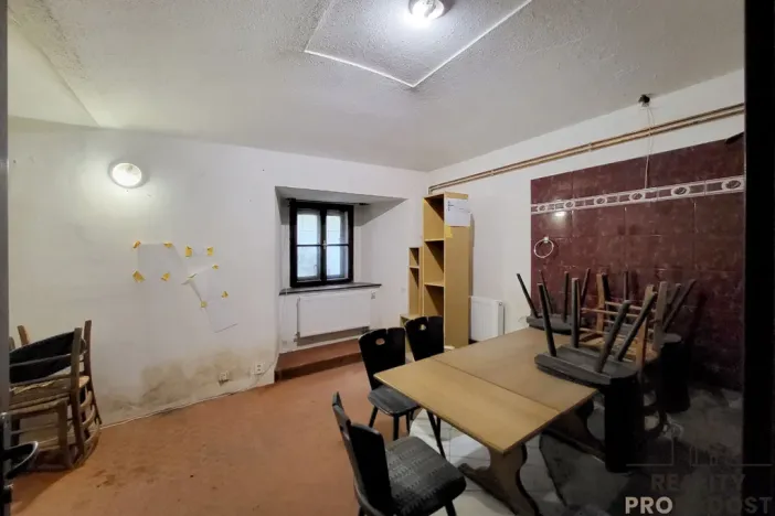 Pronájem obchodního prostoru, Praha, Petřínská, 135 m2