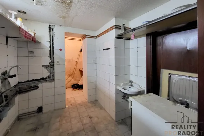 Pronájem obchodního prostoru, Praha, Petřínská, 135 m2