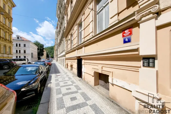 Pronájem obchodního prostoru, Praha, Petřínská, 135 m2