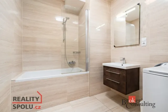 Pronájem bytu 3+kk, Plzeň - Jižní Předměstí, Poděbradova, 70 m2