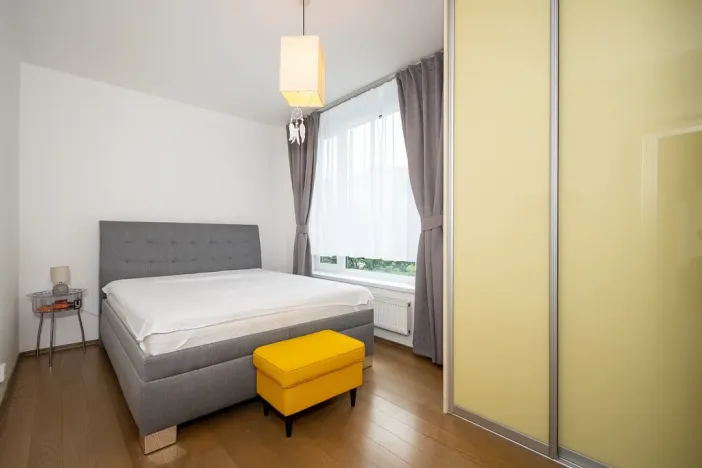 Pronájem bytu 2+kk, Praha - Prosek, Zubrnická, 60 m2