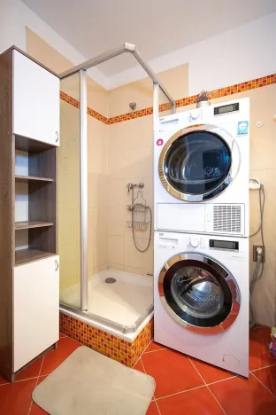 Pronájem bytu 2+kk, Praha - Prosek, Zubrnická, 60 m2