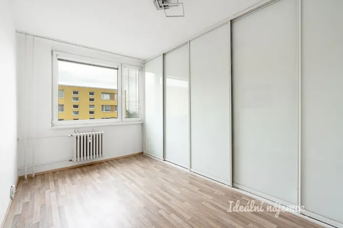 Pronájem bytu 3+1, Praha - Kobylisy, Chotovická, 71 m2