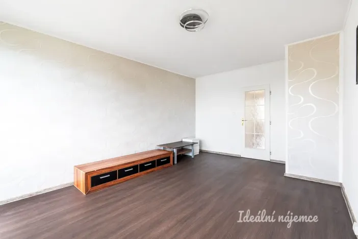 Pronájem bytu 3+1, Praha - Kobylisy, Chotovická, 71 m2