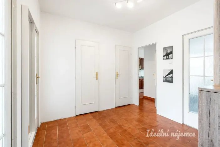 Pronájem bytu 3+1, Praha - Kobylisy, Chotovická, 71 m2