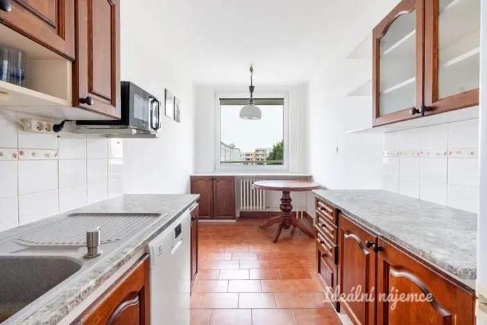 Pronájem bytu 3+1, Praha - Kobylisy, Chotovická, 71 m2