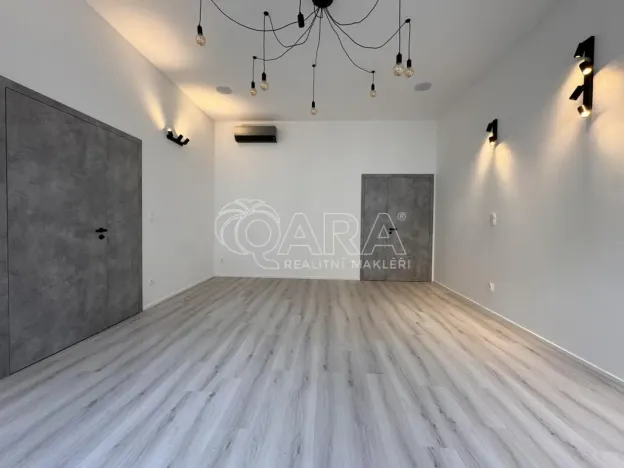 Pronájem bytu 2+1, Praha - Vinohrady, Vocelova, 83 m2