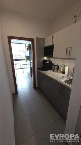 Pronájem kanceláře, Pardubice - Zelené Předměstí, třída Míru, 24 m2