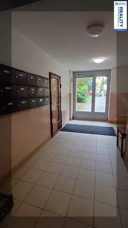 Prodej bytu 1+1, Praha - Kamýk, Zvolská, 35 m2