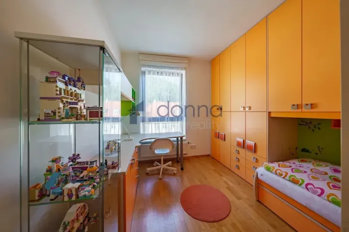 Pronájem bytu 3+kk, Praha, Podvinný mlýn, 80 m2