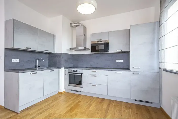 Pronájem bytu 2+kk, Praha - Holešovice, Osadní, 62 m2