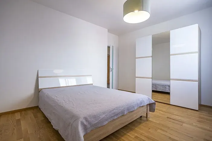Pronájem bytu 2+kk, Praha - Holešovice, Osadní, 62 m2