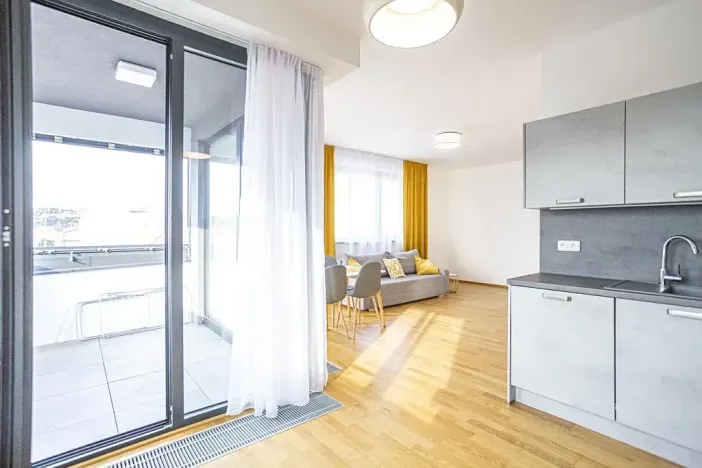 Pronájem bytu 2+kk, Praha - Holešovice, Osadní, 62 m2