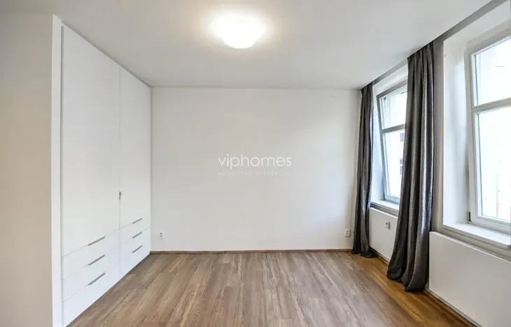 Pronájem bytu 1+kk, Praha - Vinohrady, Lucemburská, 30 m2