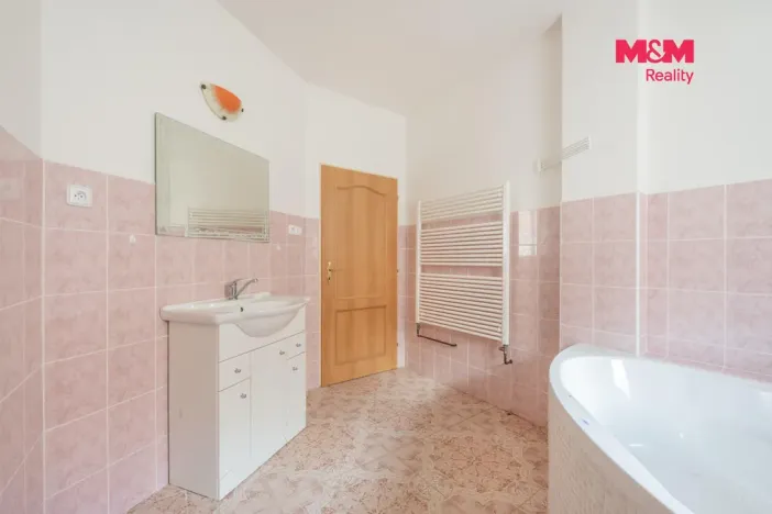 Prodej rodinného domu, Krakovec, 200 m2