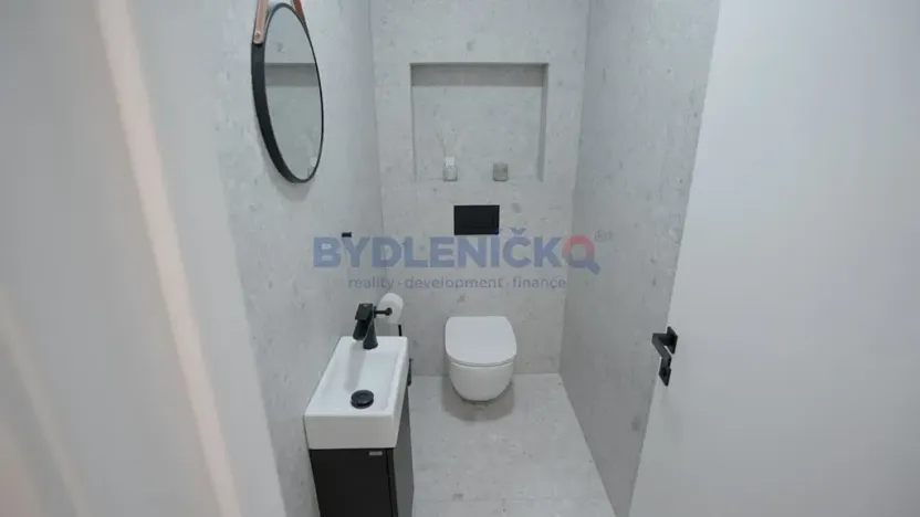 Prodej rodinného domu, Dynín, 219 m2