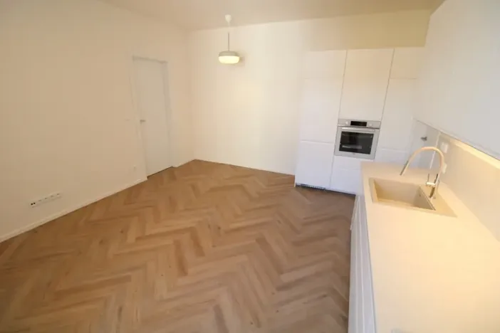 Pronájem bytu 2+kk, Praha - Žižkov, Jeseniova, 51 m2