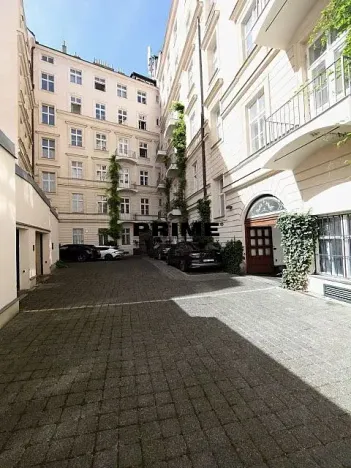 Pronájem kanceláře, Praha - Nové Město, Lazarská, 189 m2