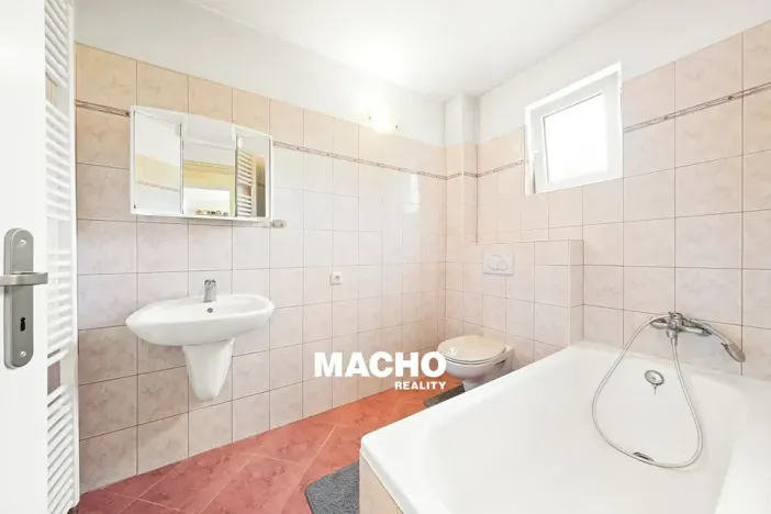 Prodej rodinného domu, Okrouhlo, 163 m2
