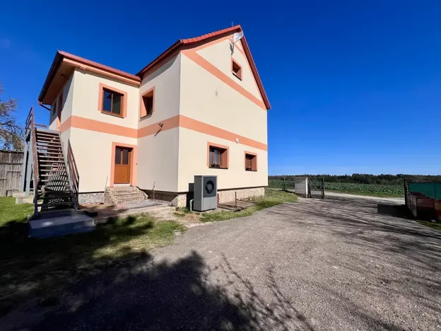 Pronájem rodinného domu, Všetaty, 73 m2
