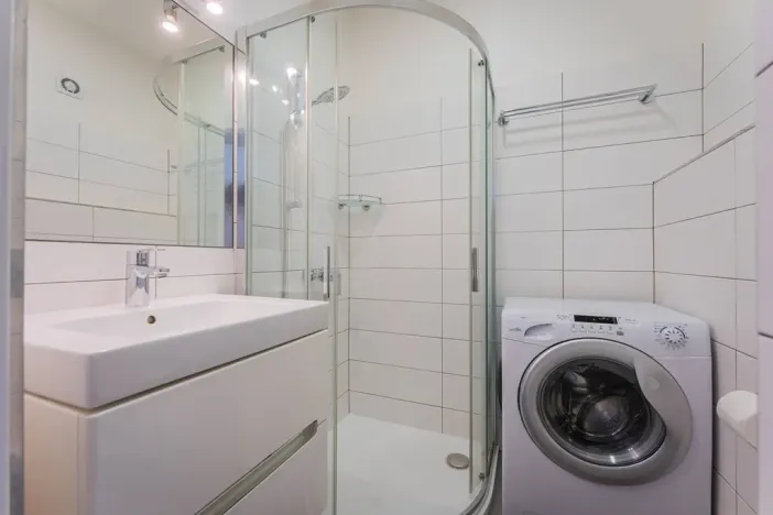 Pronájem bytu 1+kk, Praha - Karlín, Peckova, 34 m2
